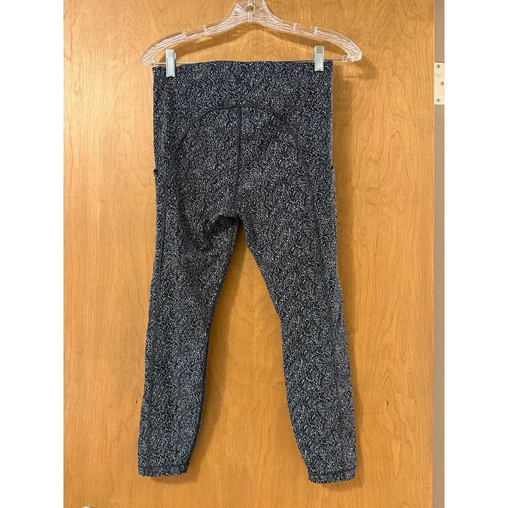 Athleta Ultimate Stash Textured 7/8 Tight Black White Leggings Women's Medium